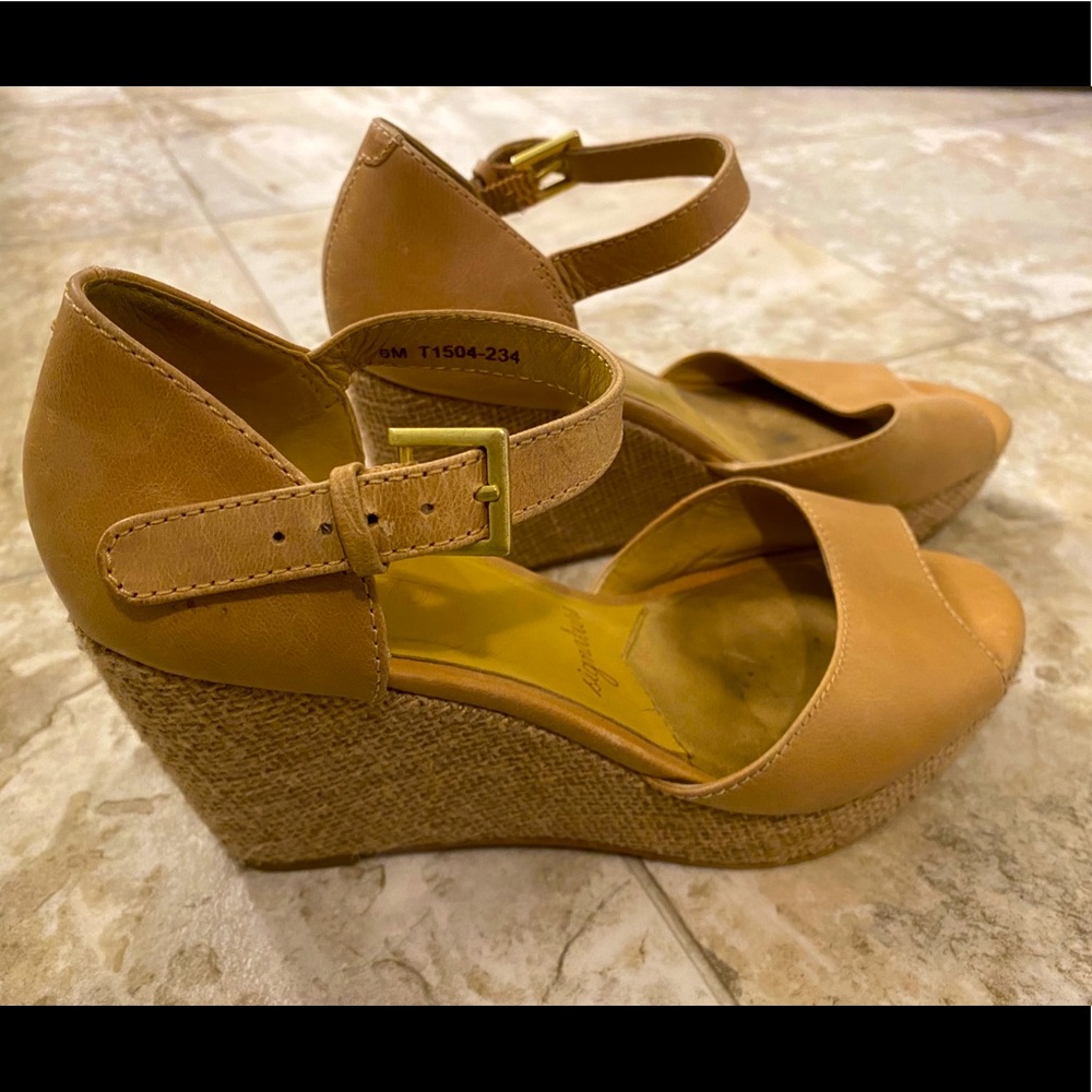 Comfy, cute nude heels!